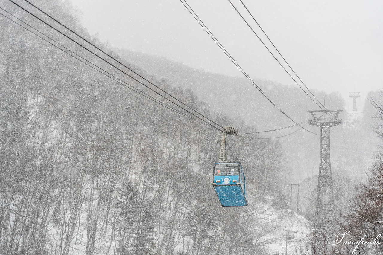 層雲峡黒岳ロープウェイスキー場　積雪170cm、雪質はパウダースノー。やはり、黒岳は別格のコンディション！